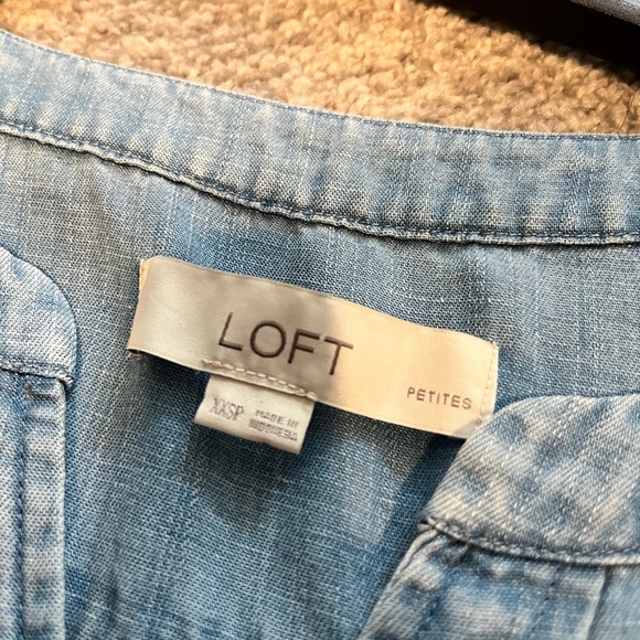 NWOT LOFT Chambray Button Down Top - Picture 2 of 3
